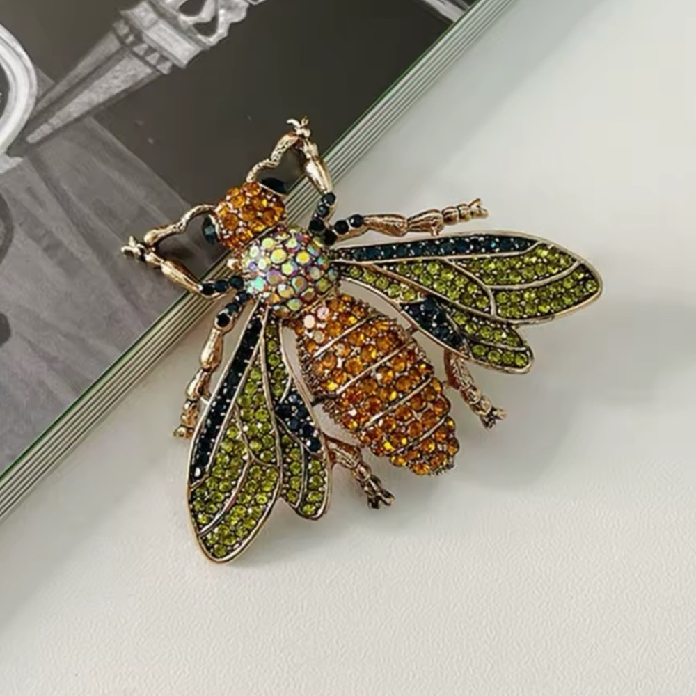 Bee Insect Hazel Crystal Brooch - Picture 3 of 9